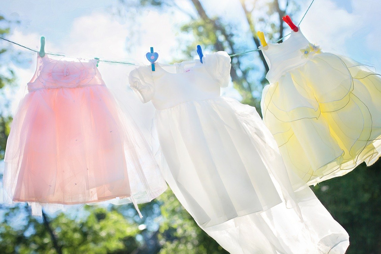 clothesline, little girl dresses, laundry-804812.jpg